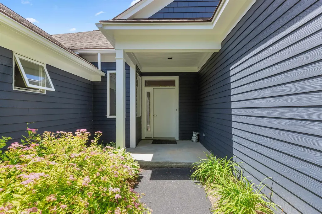 26 Fountain Way Lebanon NH 03784