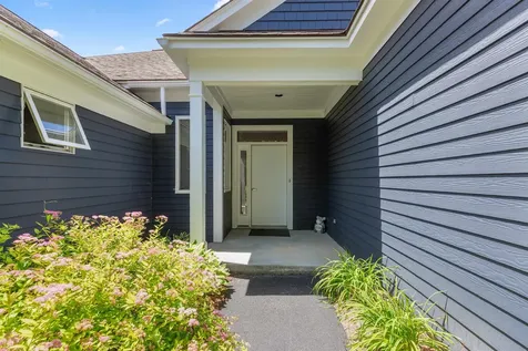 26 Fountain Way Lebanon NH 03784
