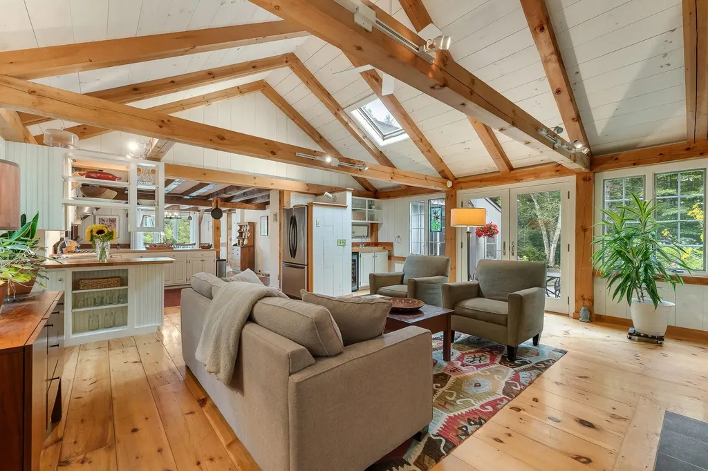 217 South Perry Road Barnard VT 05091