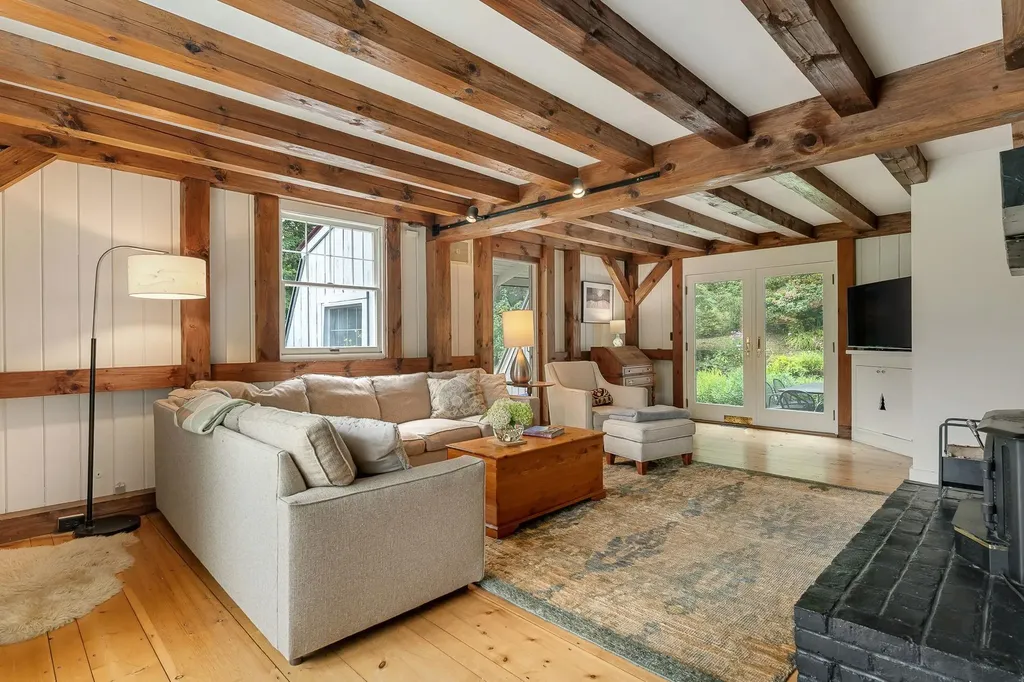 217 South Perry Road Barnard VT 05091