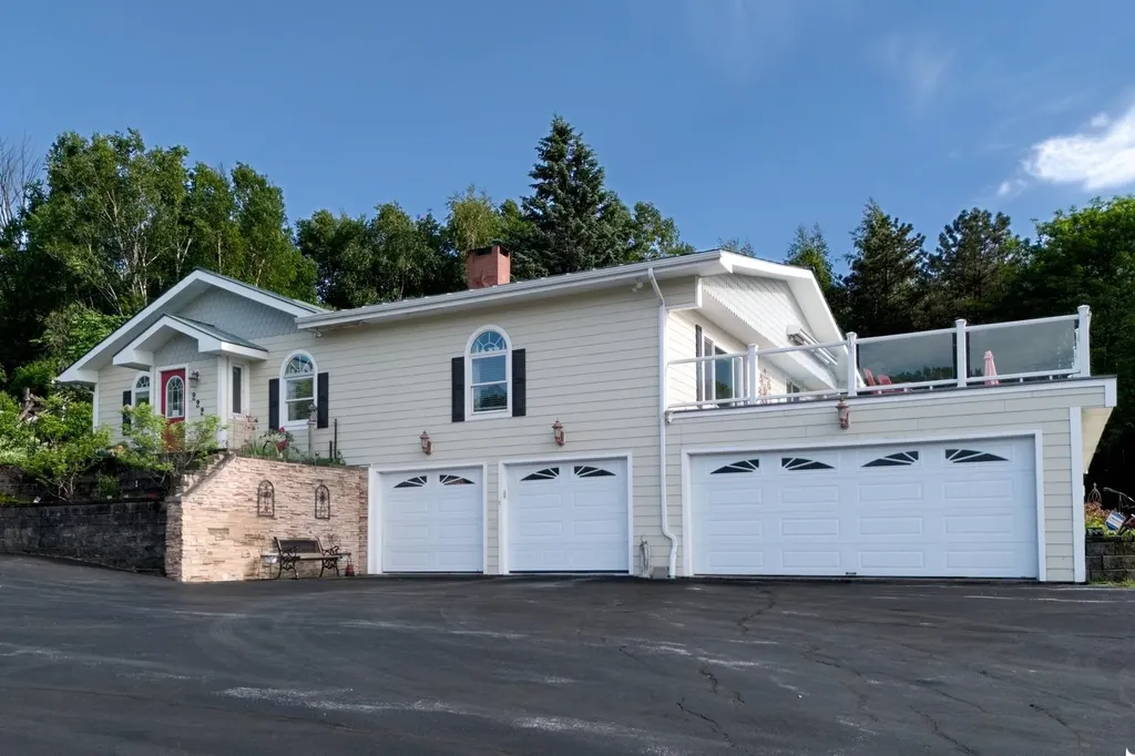 222 Fairfield Hill Road St. Albans City VT 05478