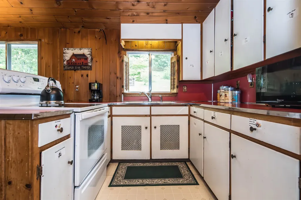 2238 Upper Michigan Road Pittsfield VT 05762