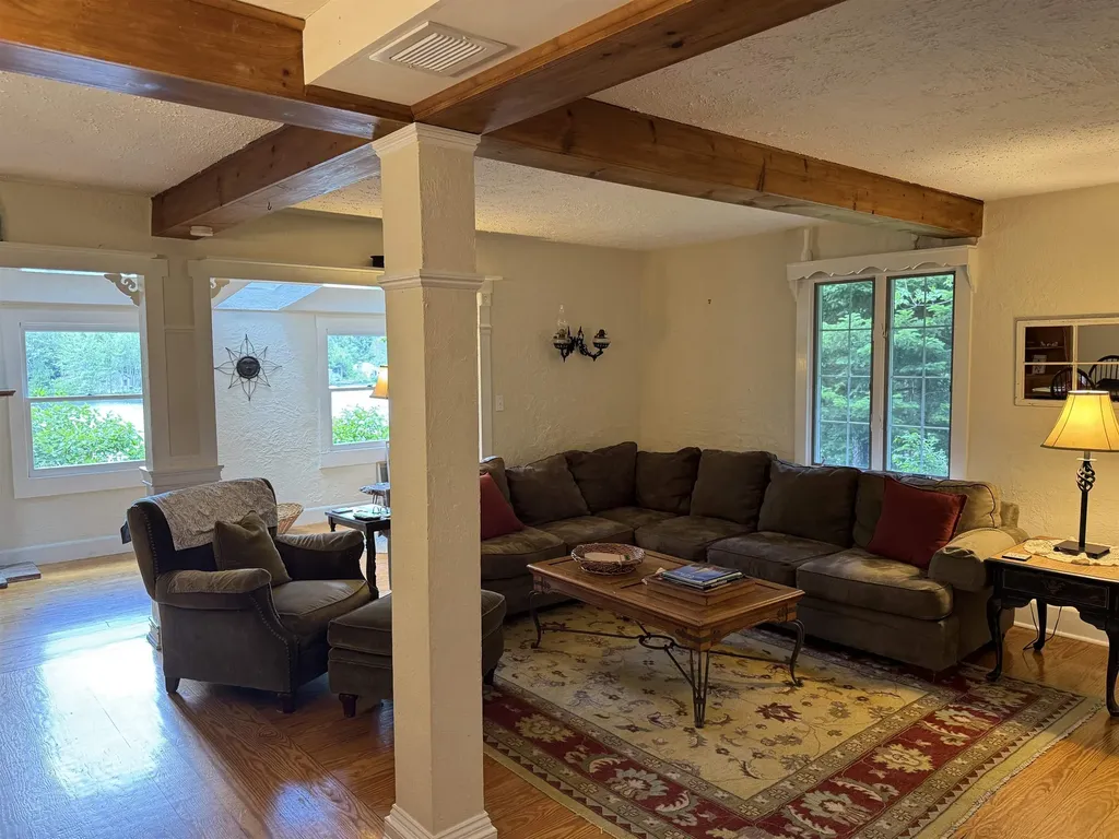 4 Clauss Lane Unity NH 03773