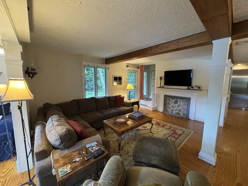 4 Clauss Lane Unity NH 03773