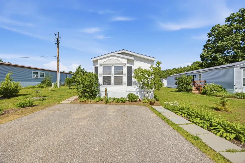 37 Circle Drive Belmont NH 03220