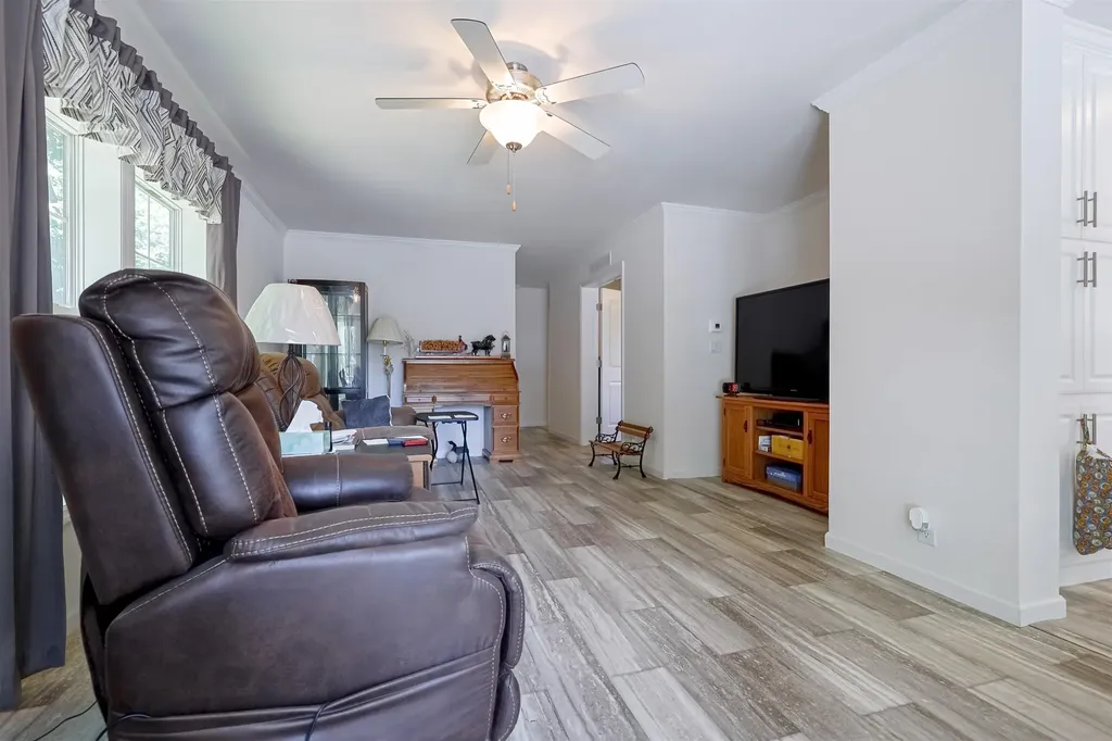 139 Robinhood Drive Exeter NH 03833