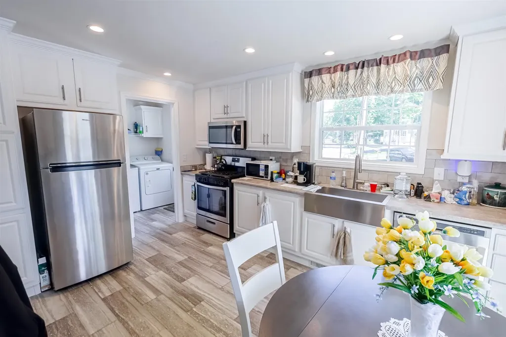 139 Robinhood Drive Exeter NH 03833