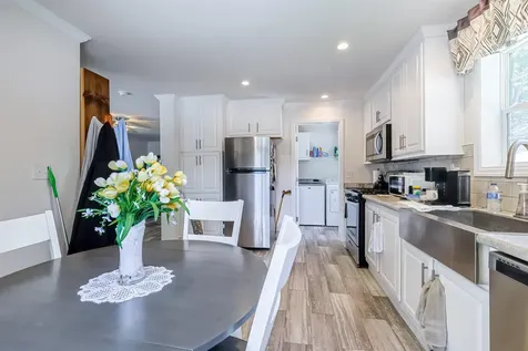 139 Robinhood Drive Exeter NH 03833