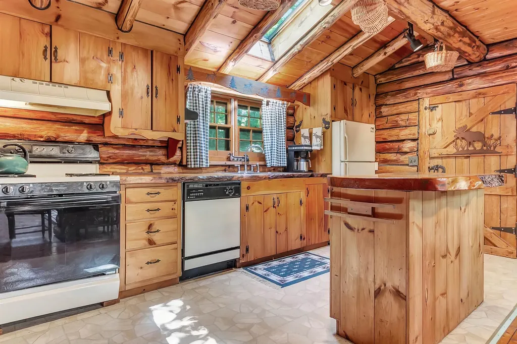 176 Brophy Lane Londonderry VT 05155