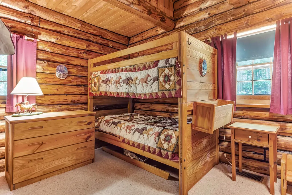 176 Brophy Lane Londonderry VT 05155