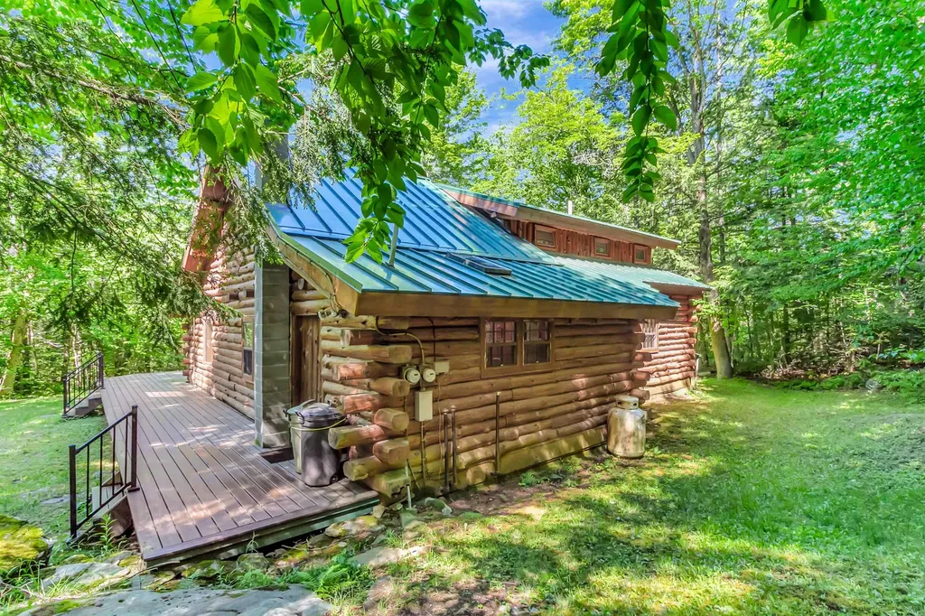 176 Brophy Lane Londonderry VT 05155