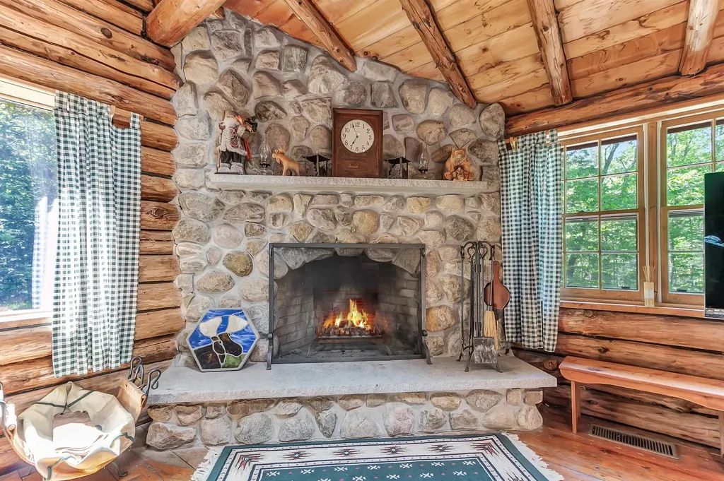176 Brophy Lane Londonderry VT 05155