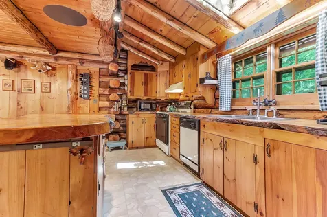 176 Brophy Lane Londonderry VT 05155