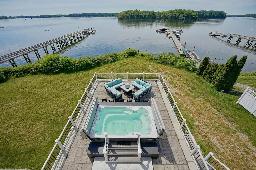 30 Cedar Point Road Durham NH 03824