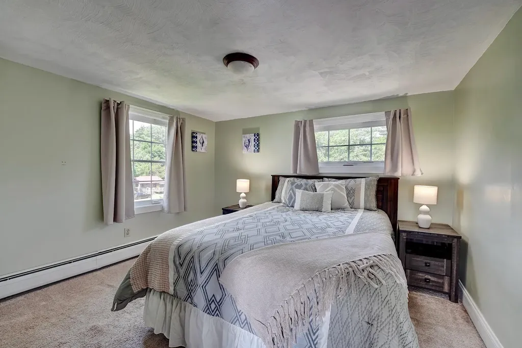 30 Cedar Point Road Durham NH 03824