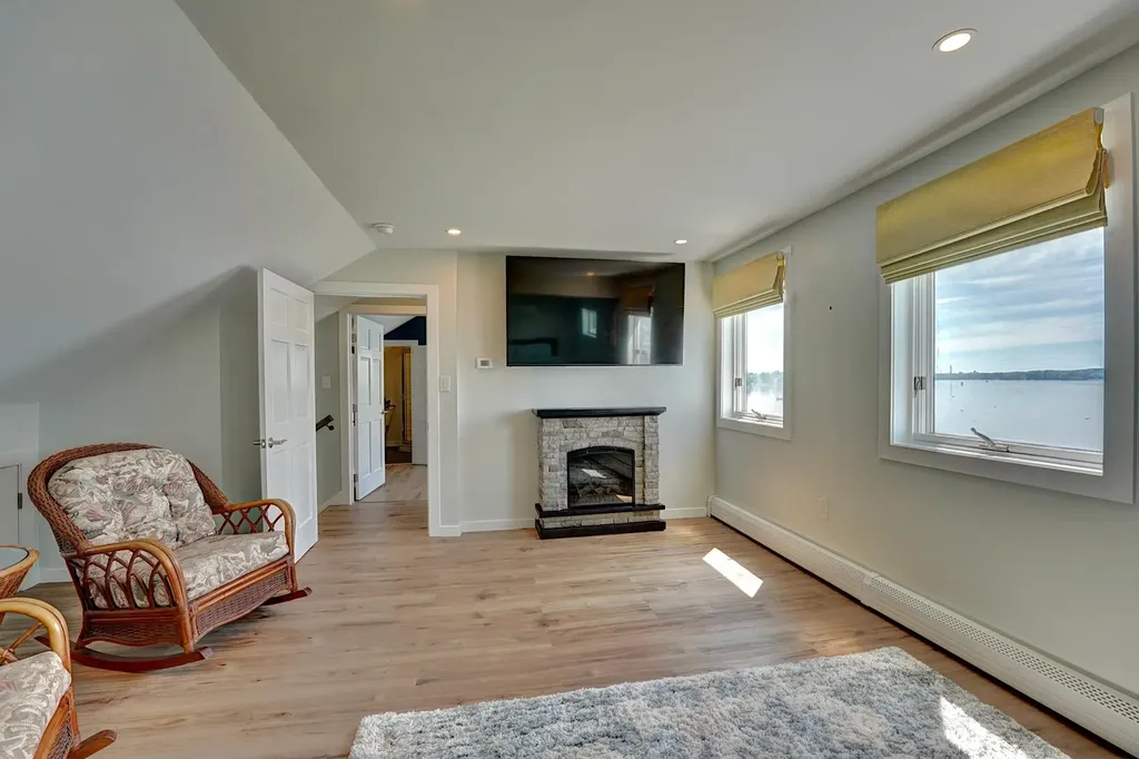 30 Cedar Point Road Durham NH 03824