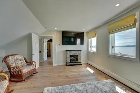30 Cedar Point Road Durham NH 03824