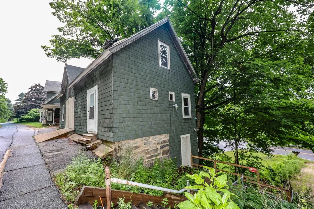 449 W. River Road Hooksett NH 03106
