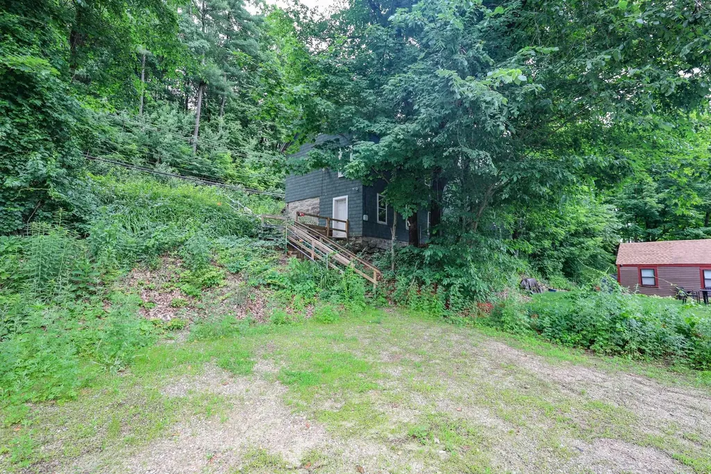 449 W. River Road Hooksett NH 03106
