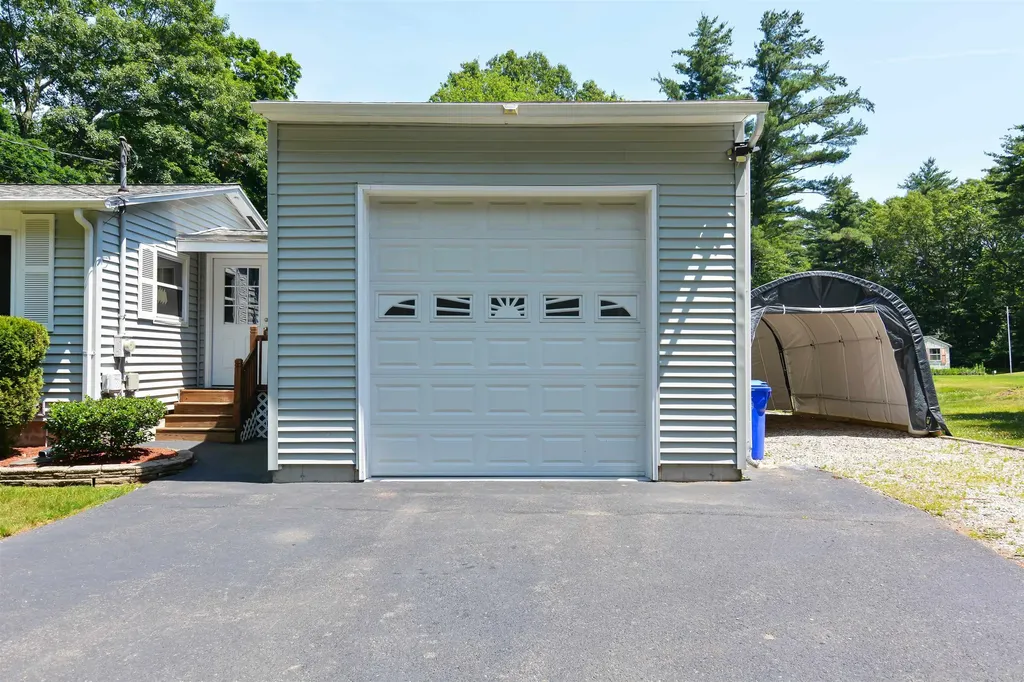73 Brown Hill Road Hampstead NH 03826