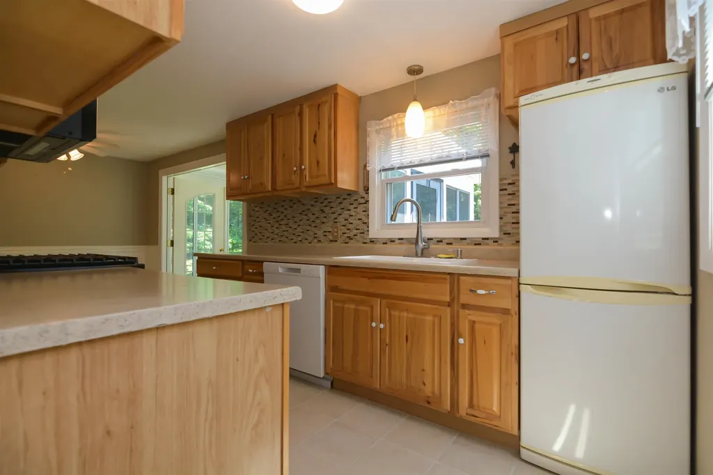 73 Brown Hill Road Hampstead NH 03826