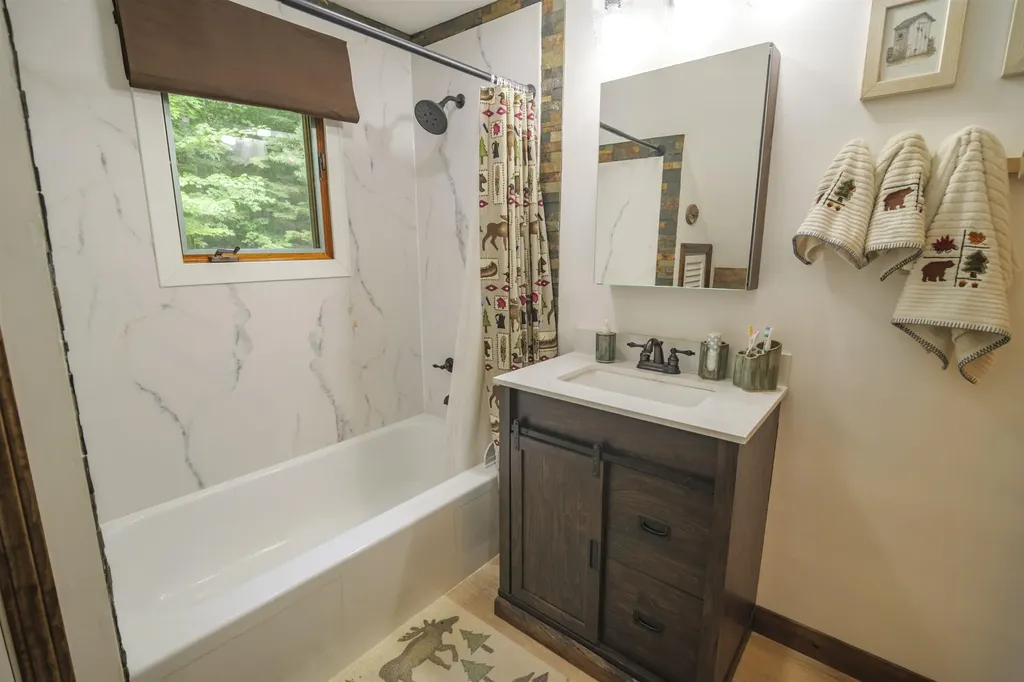 180 Debbie Higgins Lane Wardsboro VT 05355
