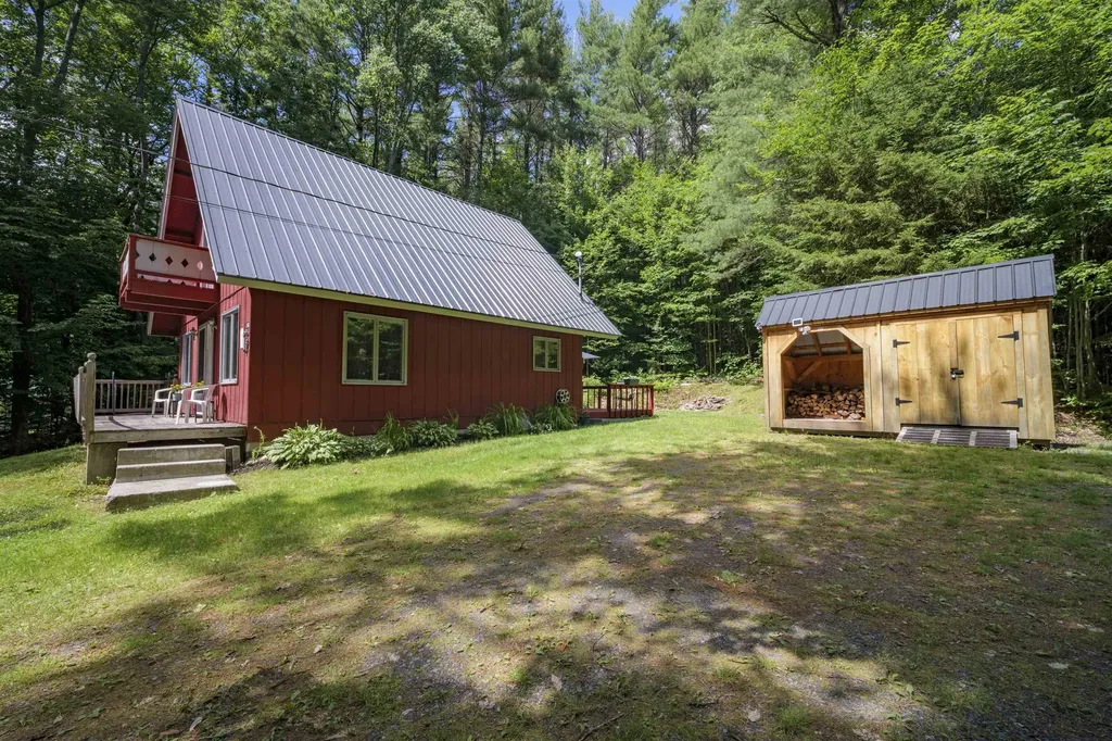 180 Debbie Higgins Lane Wardsboro VT 05355