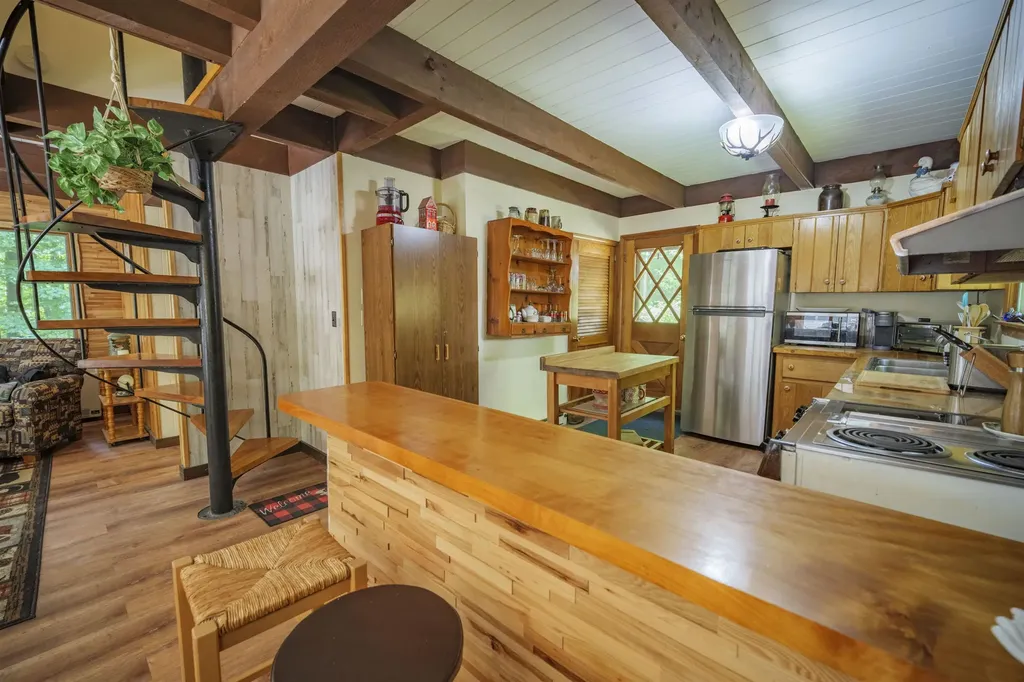 180 Debbie Higgins Lane Wardsboro VT 05355