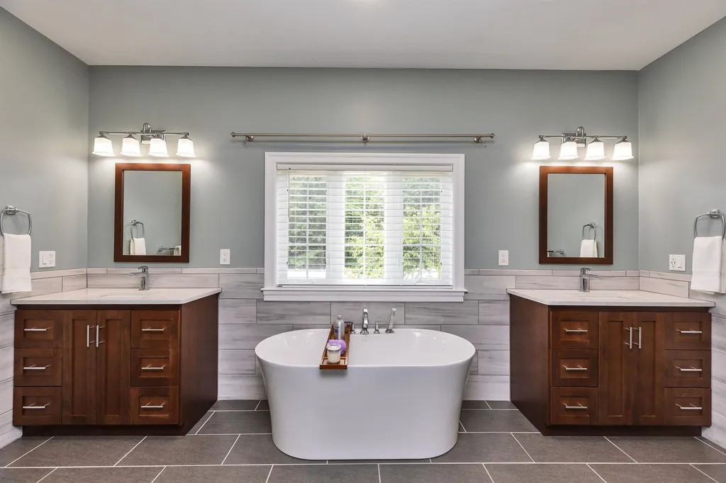 72 South Road Deerfield NH 03037