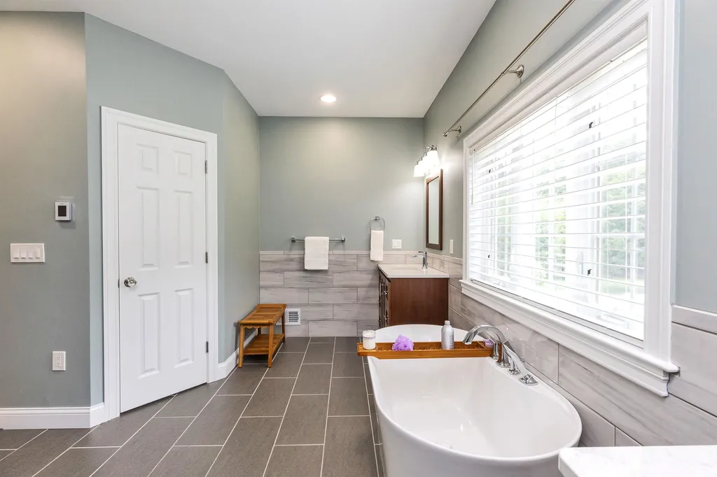 72 South Road Deerfield NH 03037