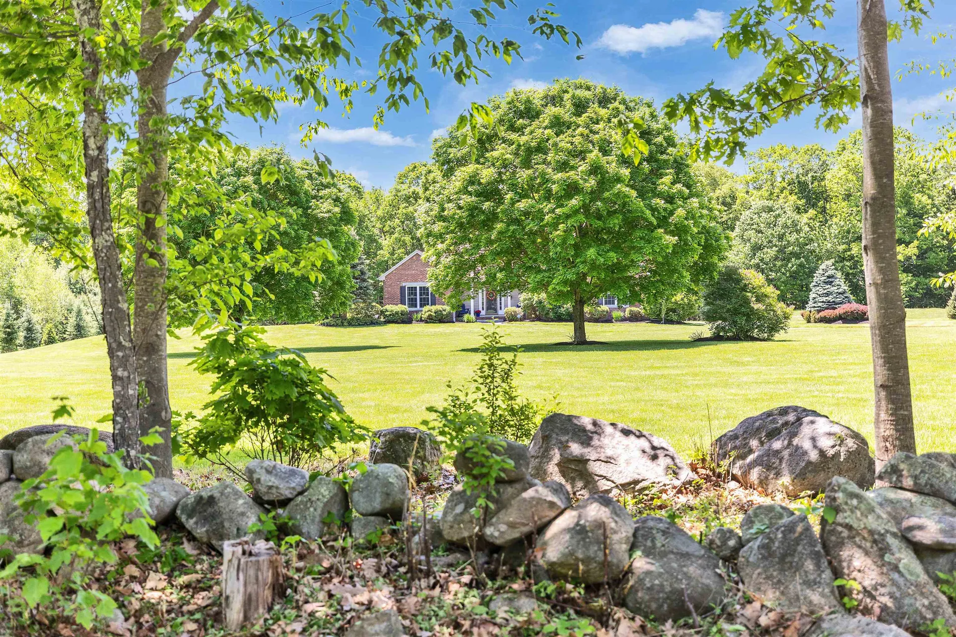 72 South Road Deerfield NH 03037
