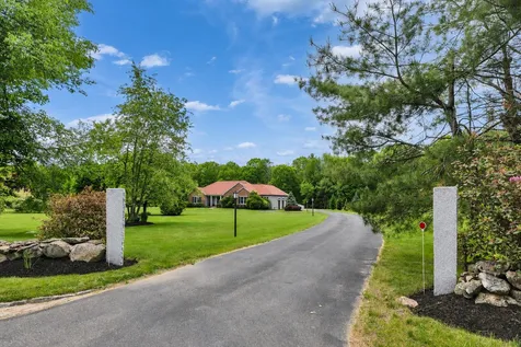 72 South Road Deerfield NH 03037