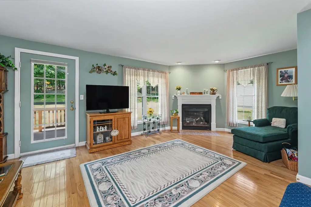 68 Barbara Lane Hudson NH 03051