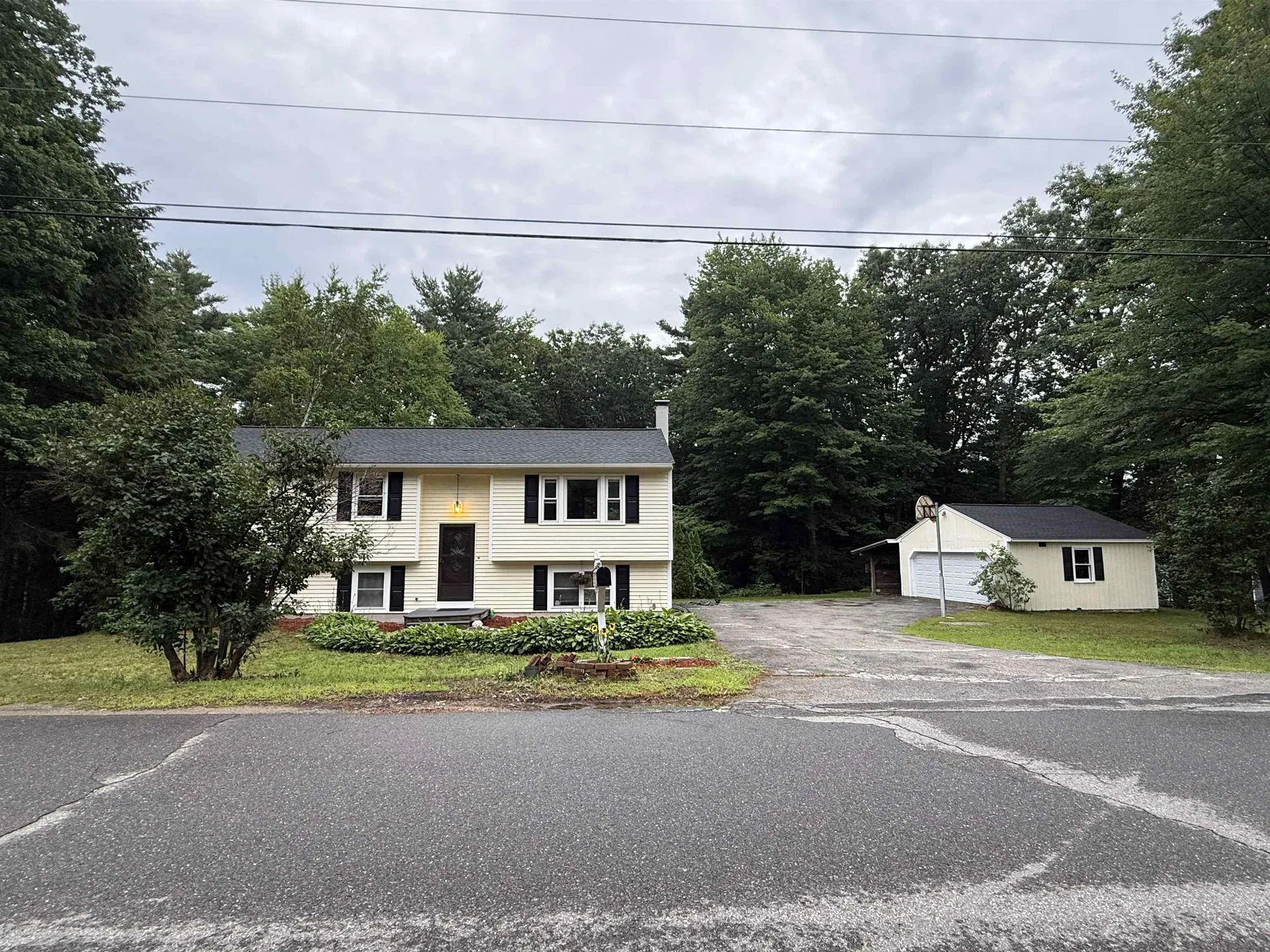 17 Power Street Raymond NH 03077