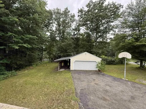 17 Power Street Raymond NH 03077