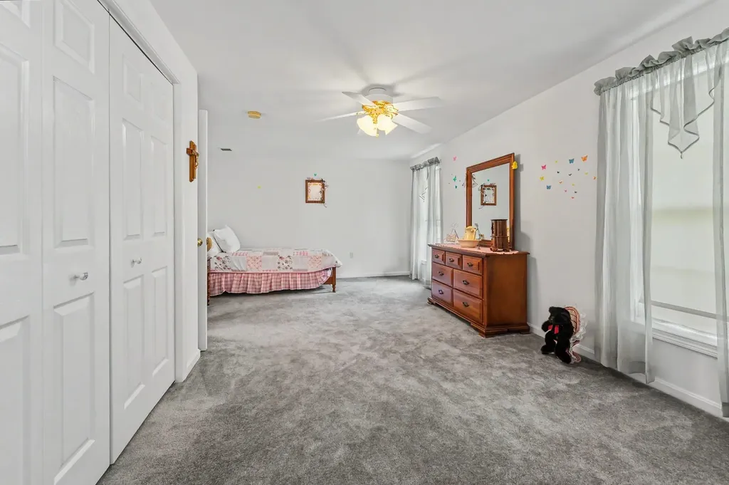 68 Barbara Lane Hudson NH 03051