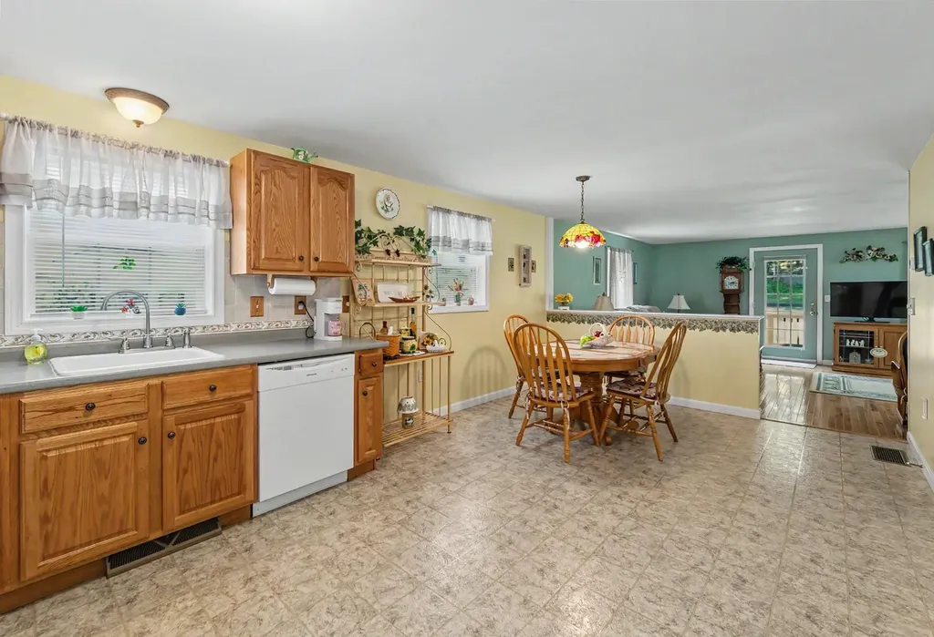 68 Barbara Lane Hudson NH 03051