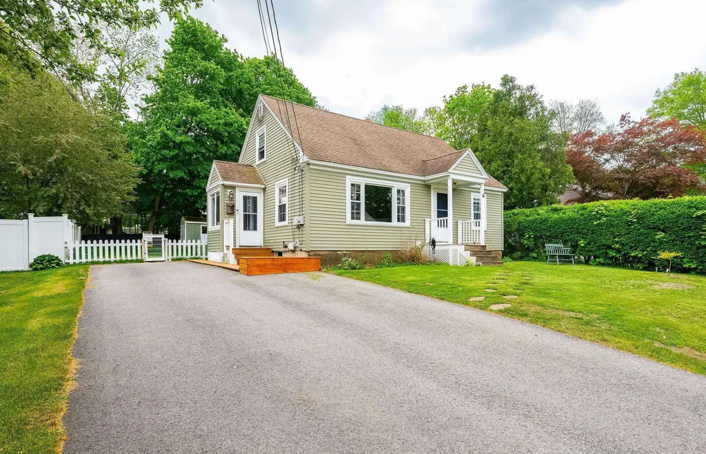 6 Howe Street Rochester NH 03867