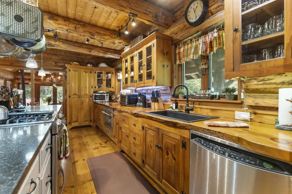 36 Beaver Street Winhall VT 05340