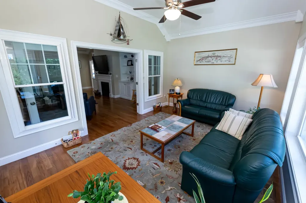 9 Windy Hollow Circle Merrimack NH 03054