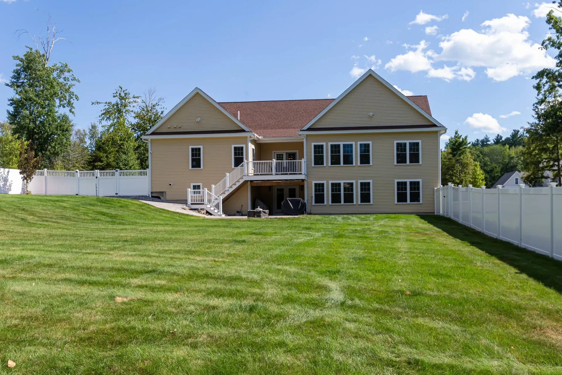 9 Windy Hollow Circle Merrimack NH 03054