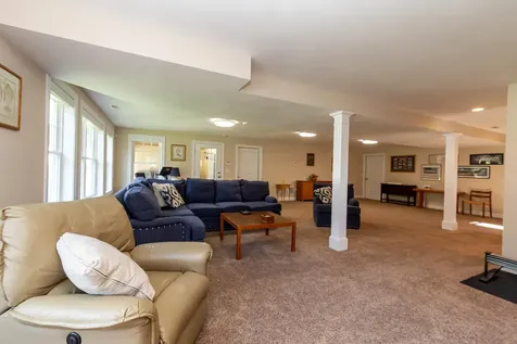 9 Windy Hollow Circle Merrimack NH 03054