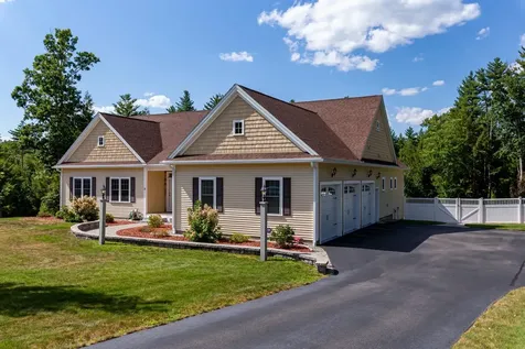 9 Windy Hollow Circle Merrimack NH 03054