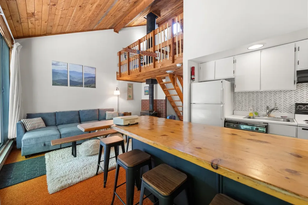 28 Tripplewood Road Campton NH 03223