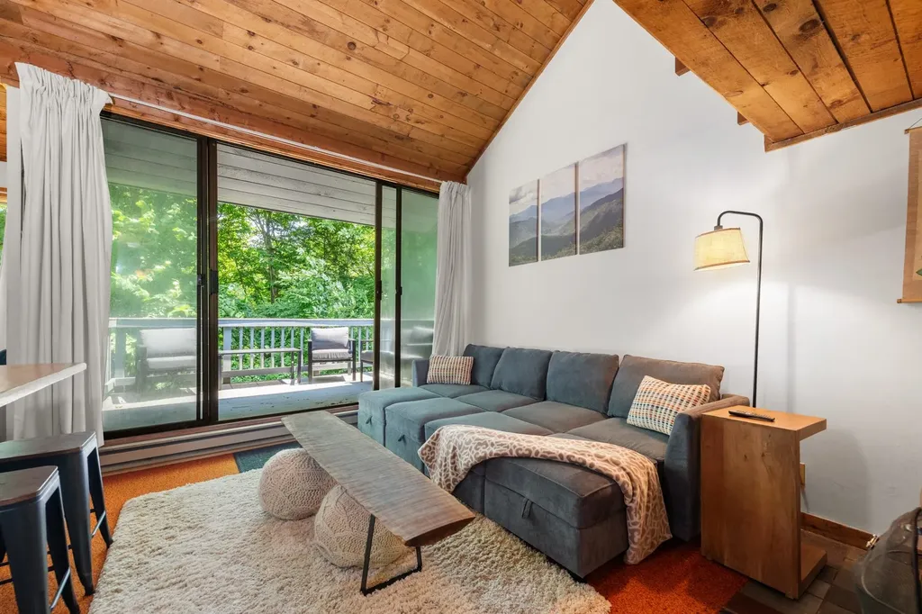 28 Tripplewood Road Campton NH 03223
