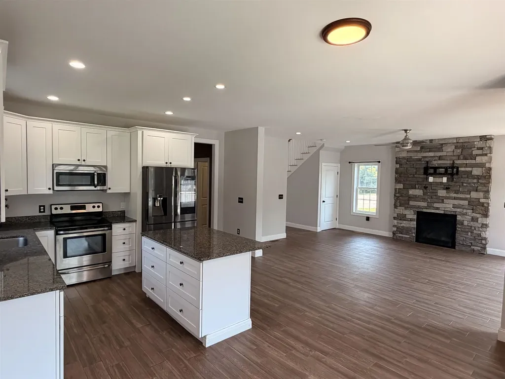 15 Chandler Way Dover NH 03820