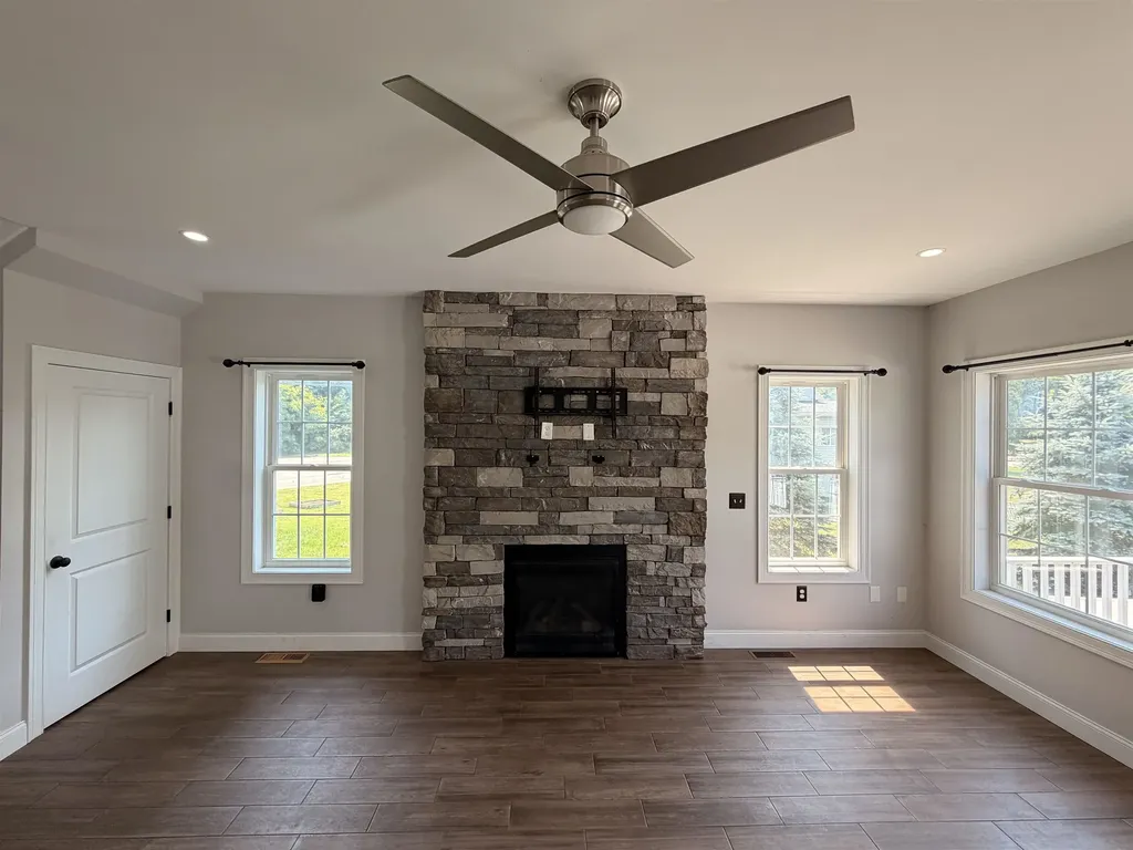 15 Chandler Way Dover NH 03820