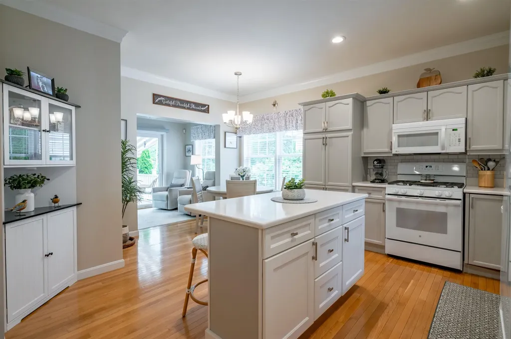 3 Sugar Hill Lane Litchfield NH 03052
