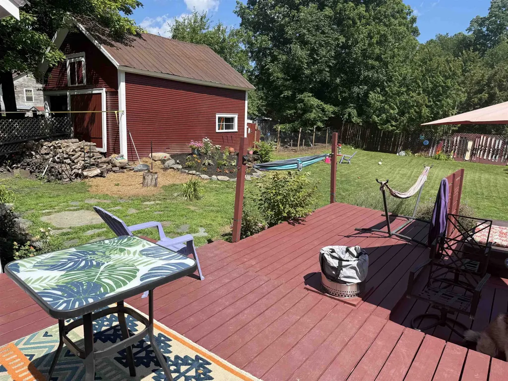 53 Commonwealth Avenue Hyde Park VT 05655