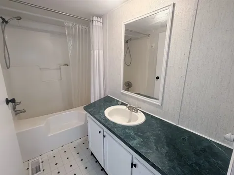 19 Hilltop Manor Mobile Home Park Littleton NH 03561